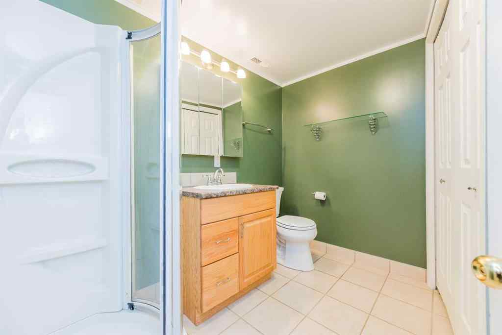 MLS® A2267392 - 9321 63 Avenue  in Country Club Estates Grande Prairie, Residential