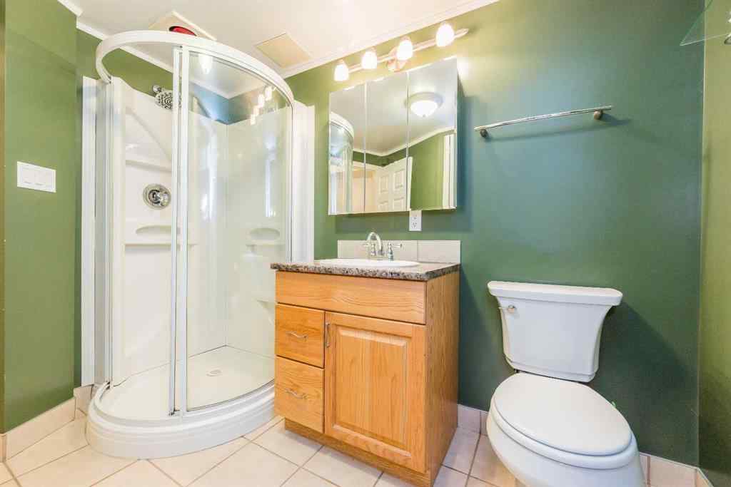 MLS® A2267392 - 9321 63 Avenue  in Country Club Estates Grande Prairie, Residential