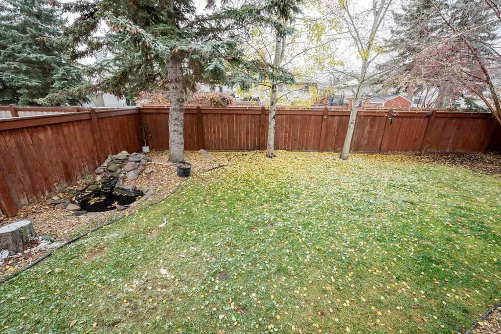 MLS® A2267392 - 9321 63 Avenue  in Country Club Estates Grande Prairie, Residential