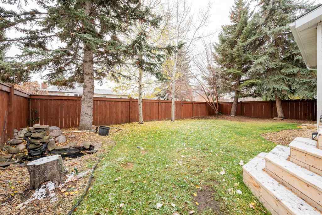 MLS® A2267392 - 9321 63 Avenue  in Country Club Estates Grande Prairie, Residential