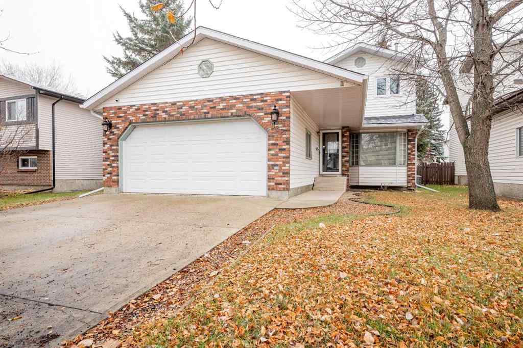 MLS® A2267392 - 9321 63 Avenue  in Country Club Estates Grande Prairie, Residential