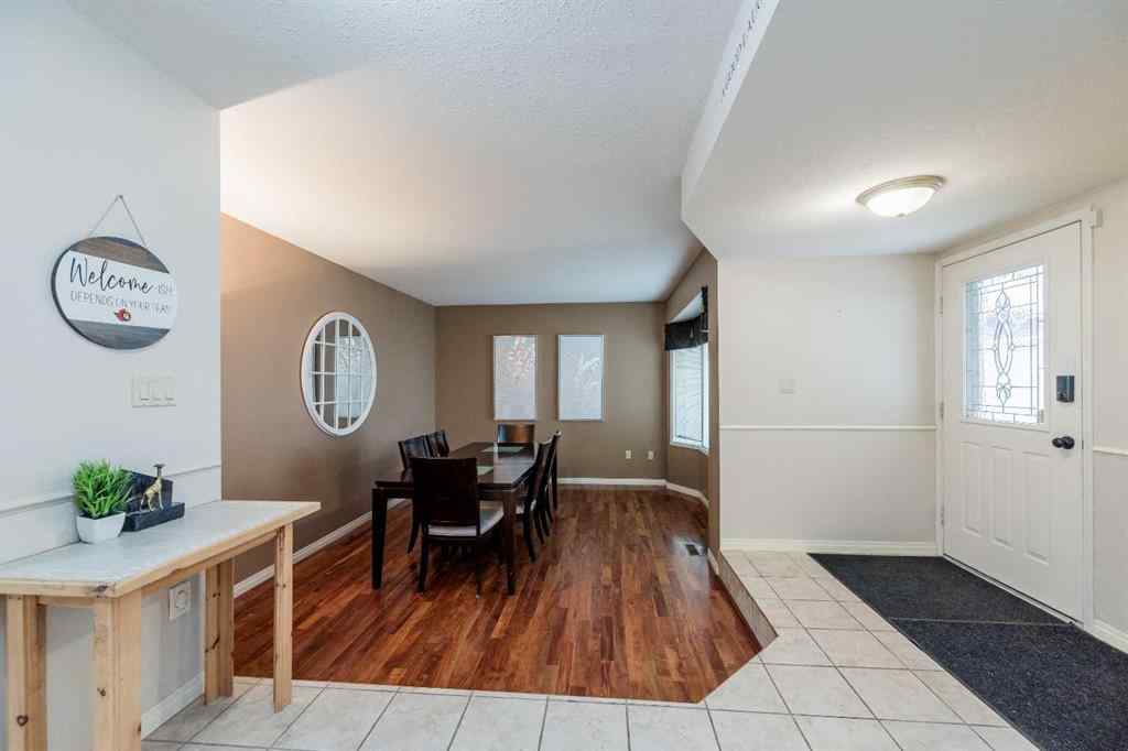 MLS® A2267392 - 9321 63 Avenue  in Country Club Estates Grande Prairie, Residential