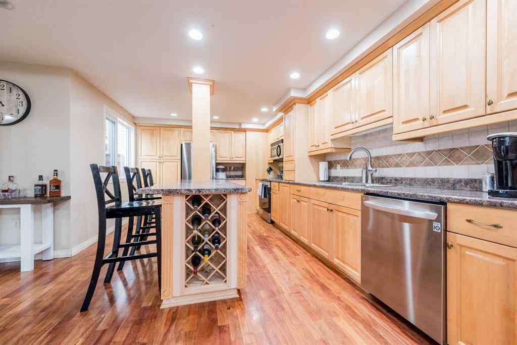 MLS® A2267392 - 9321 63 Avenue  in Country Club Estates Grande Prairie, Residential