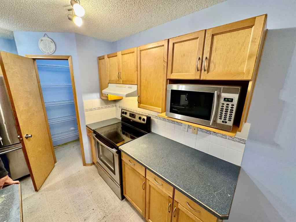 MLS® A2267393 - 146 Coverton Heights NE in Coventry Hills Calgary, Residential