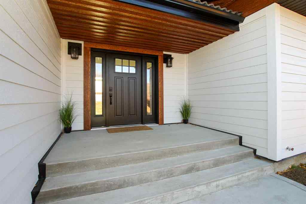 MLS® A2267394 - 825 Sunhaven Way  in NONE Sunbreaker Cove, Residential