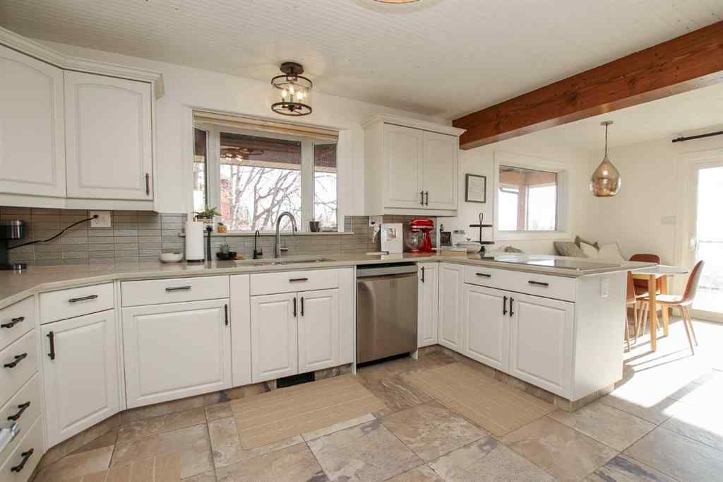 MLS® A2267394 - 825 Sunhaven Way  in NONE Sunbreaker Cove, Residential