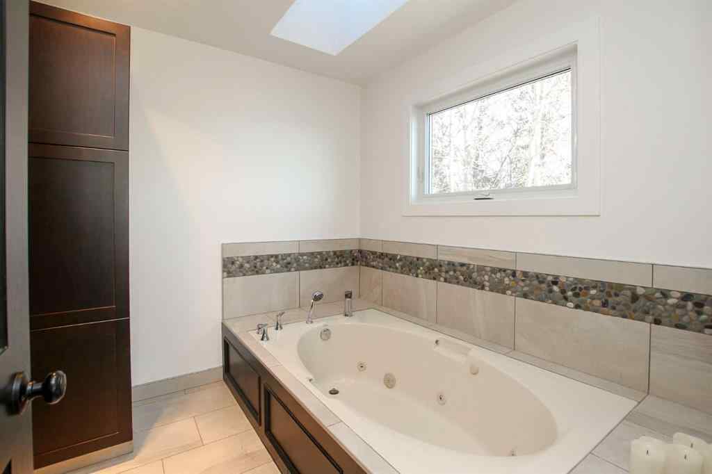 MLS® A2267394 - 825 Sunhaven Way  in NONE Sunbreaker Cove, Residential