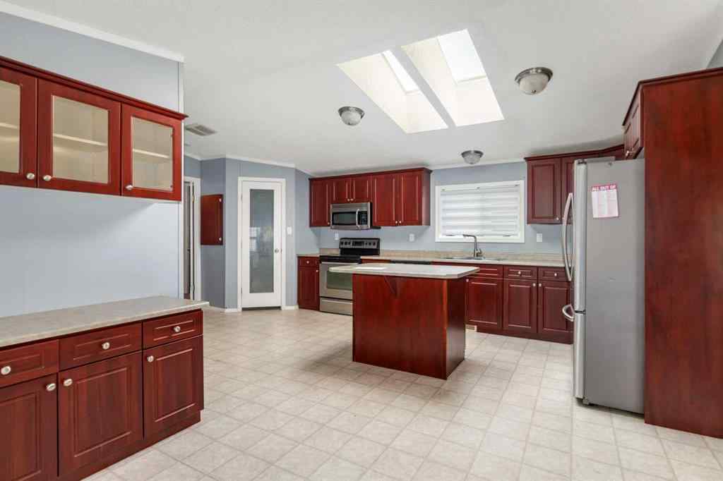 MLS® A2267396 - 305 Ash Way  in Timberlea Fort McMurray, Residential