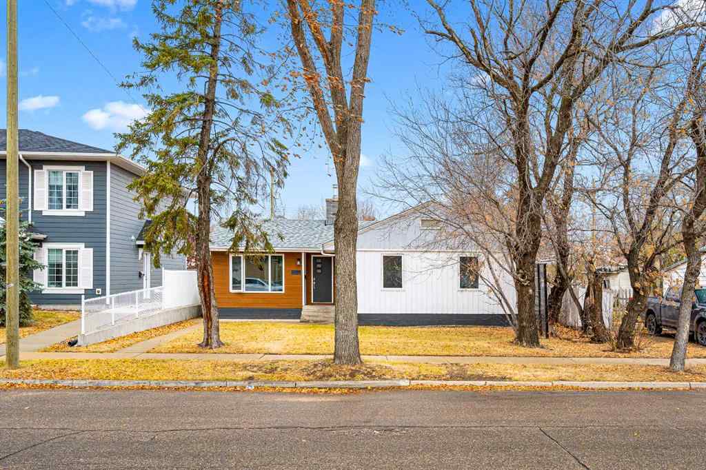 MLS® A2267398 - 4816 47 Street  in Central Business District Lloydminster, Residential