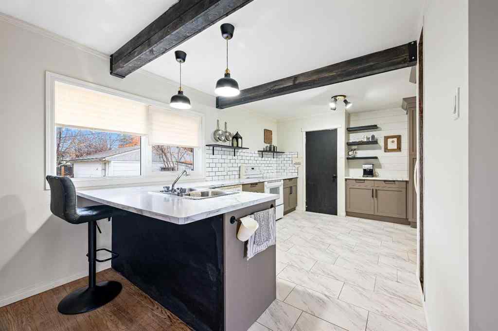 MLS® A2267398 - 4816 47 Street  in Central Business District Lloydminster, Residential