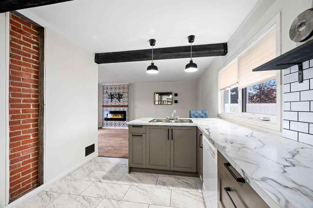 MLS® A2267398 - 4816 47 Street  in Central Business District Lloydminster, Residential