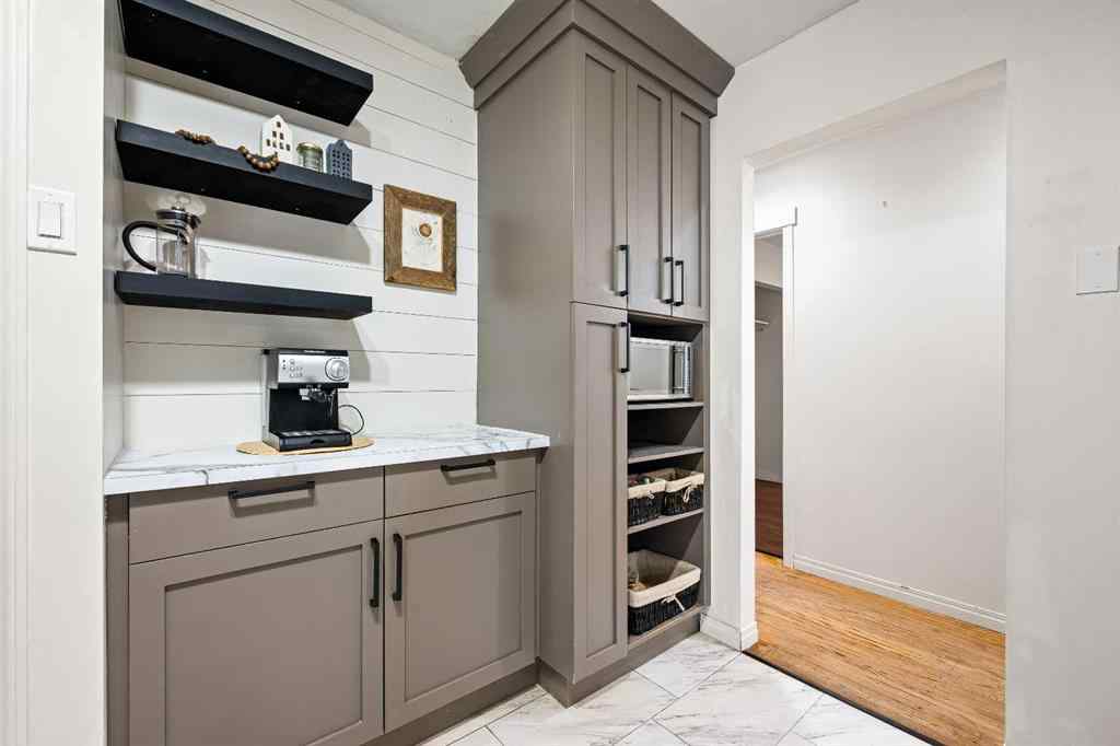 MLS® A2267398 - 4816 47 Street  in Central Business District Lloydminster, Residential