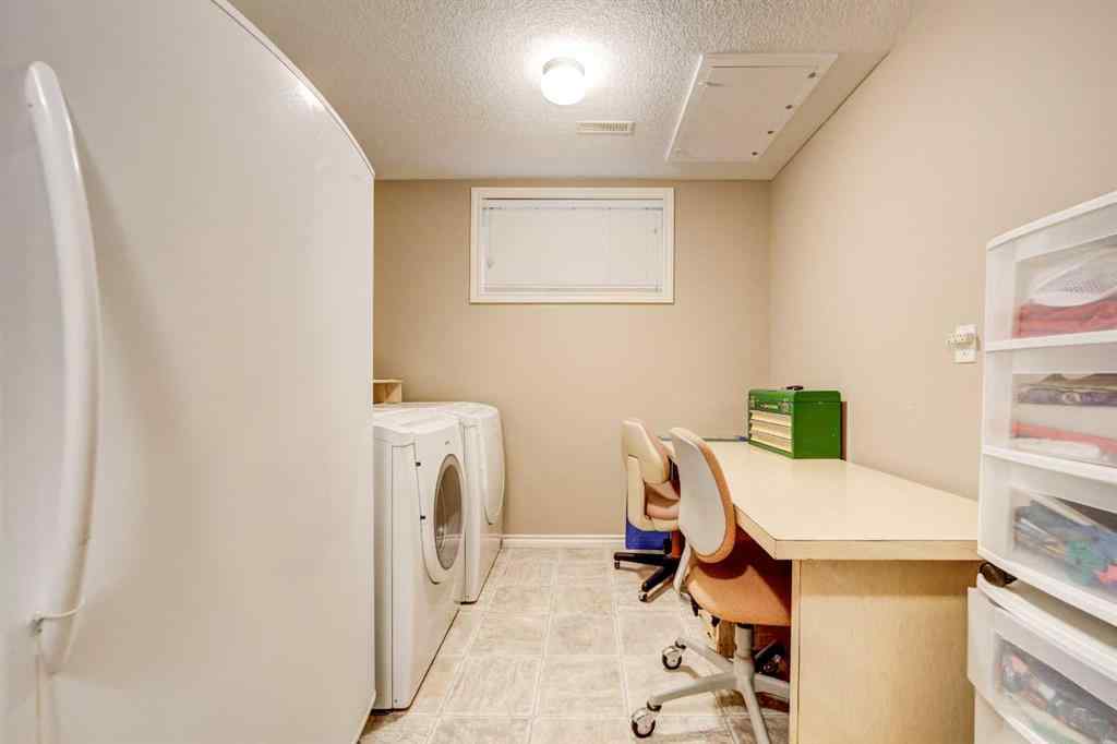 MLS® A2267404 - 2806 35 Avenue S in West Mayor Magrath Dr Lethbridge, Residential