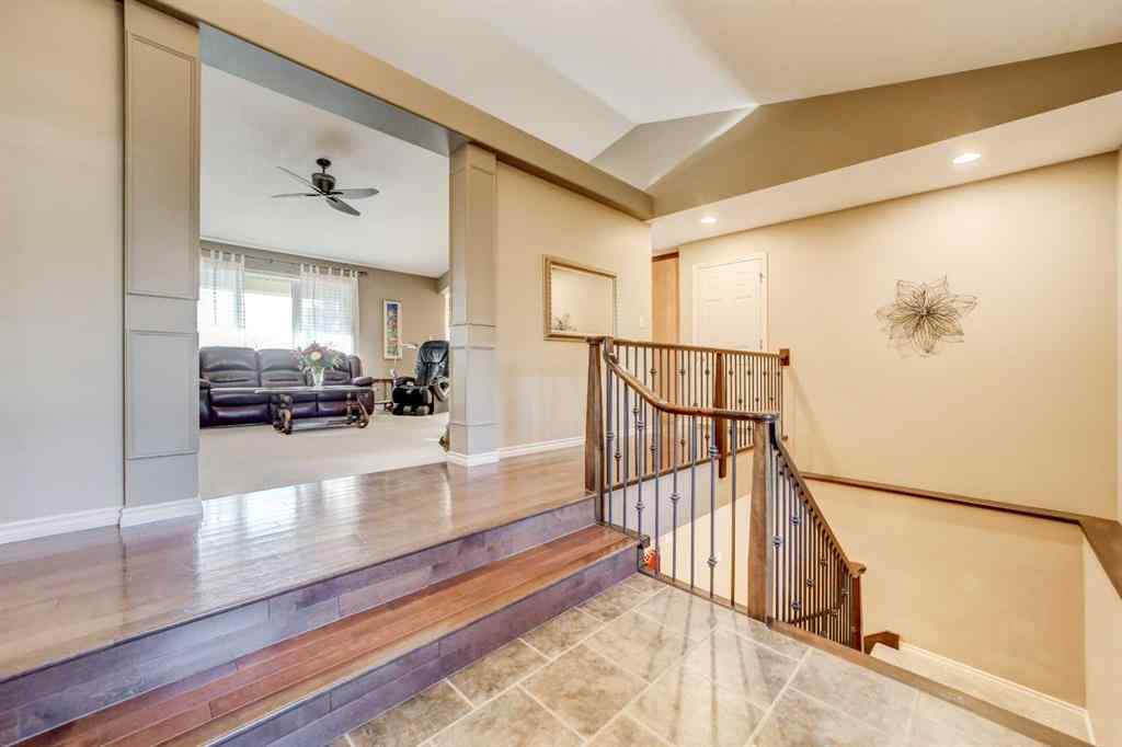 MLS® A2267404 - 2806 35 Avenue S in West Mayor Magrath Dr Lethbridge, Residential