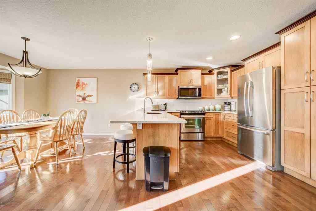 MLS® A2267404 - 2806 35 Avenue S in West Mayor Magrath Dr Lethbridge, Residential