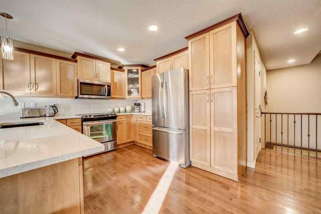 MLS® A2267404 - 2806 35 Avenue S in West Mayor Magrath Dr Lethbridge, Residential