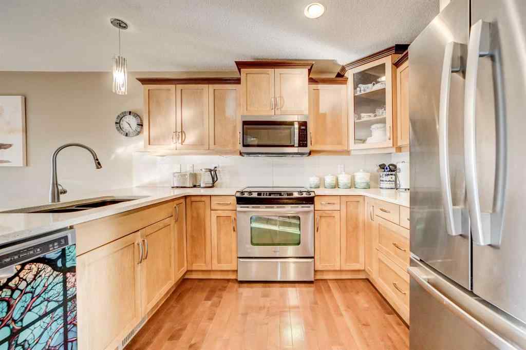 MLS® A2267404 - 2806 35 Avenue S in West Mayor Magrath Dr Lethbridge, Residential