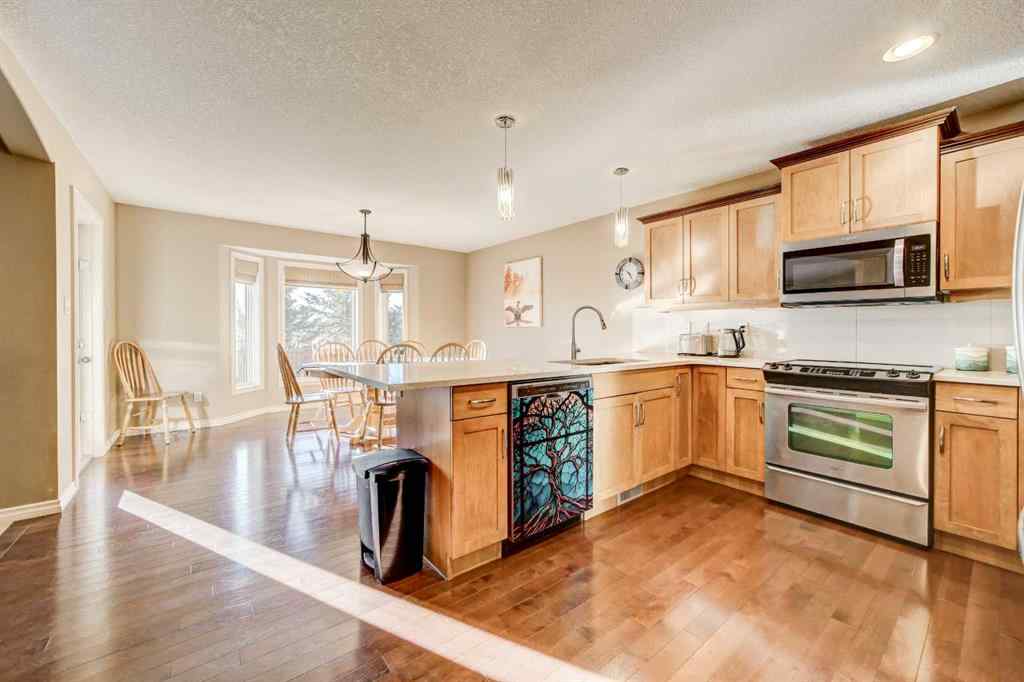 MLS® A2267404 - 2806 35 Avenue S in West Mayor Magrath Dr Lethbridge, Residential