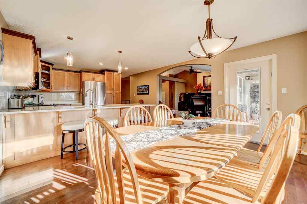 MLS® A2267404 - 2806 35 Avenue S in West Mayor Magrath Dr Lethbridge, Residential