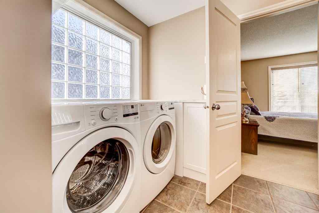 MLS® A2267404 - 2806 35 Avenue S in West Mayor Magrath Dr Lethbridge, Residential