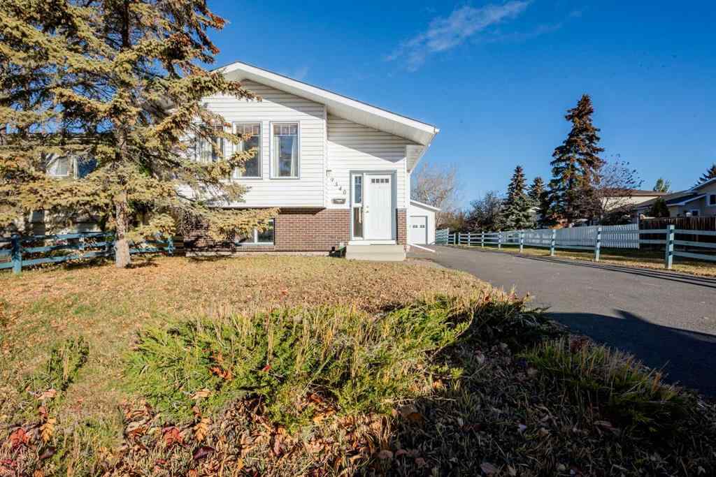 MLS® A2267408 - 9340 66 Avenue  in Country Club Estates Grande Prairie, Residential