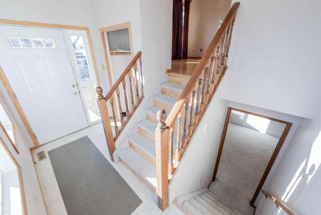 MLS® A2267408 - 9340 66 Avenue  in Country Club Estates Grande Prairie, Residential