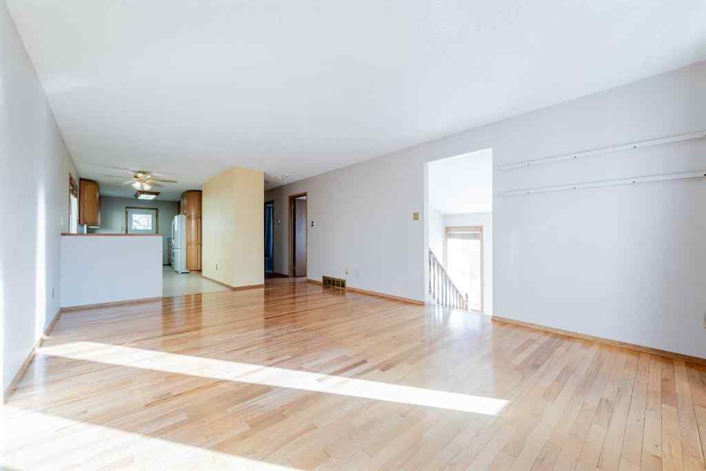 MLS® A2267408 - 9340 66 Avenue  in Country Club Estates Grande Prairie, Residential