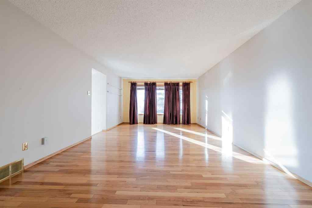 MLS® A2267408 - 9340 66 Avenue  in Country Club Estates Grande Prairie, Residential