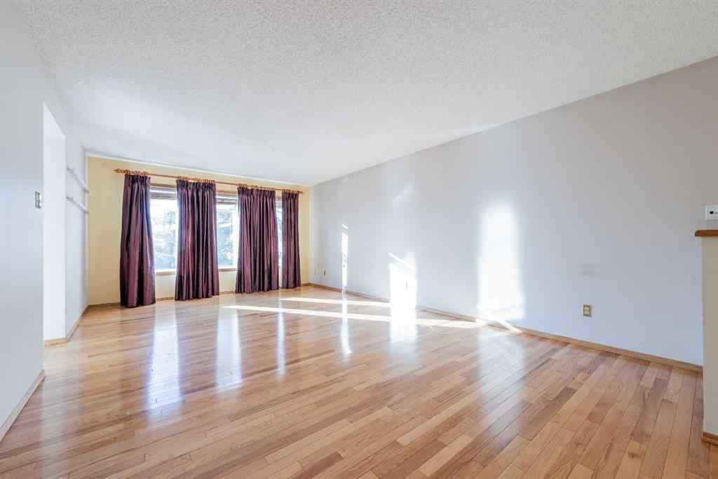 MLS® A2267408 - 9340 66 Avenue  in Country Club Estates Grande Prairie, Residential