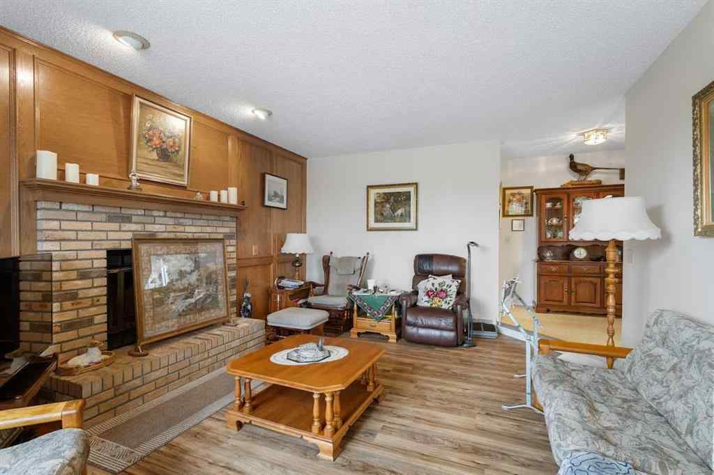 MLS® A2267413 - 224 Douglas Woods Point SE in Douglasdale/Glen Calgary, Residential