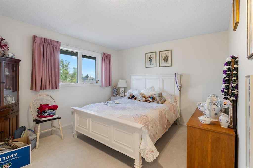 MLS® A2267413 - 224 Douglas Woods Point SE in Douglasdale/Glen Calgary, Residential