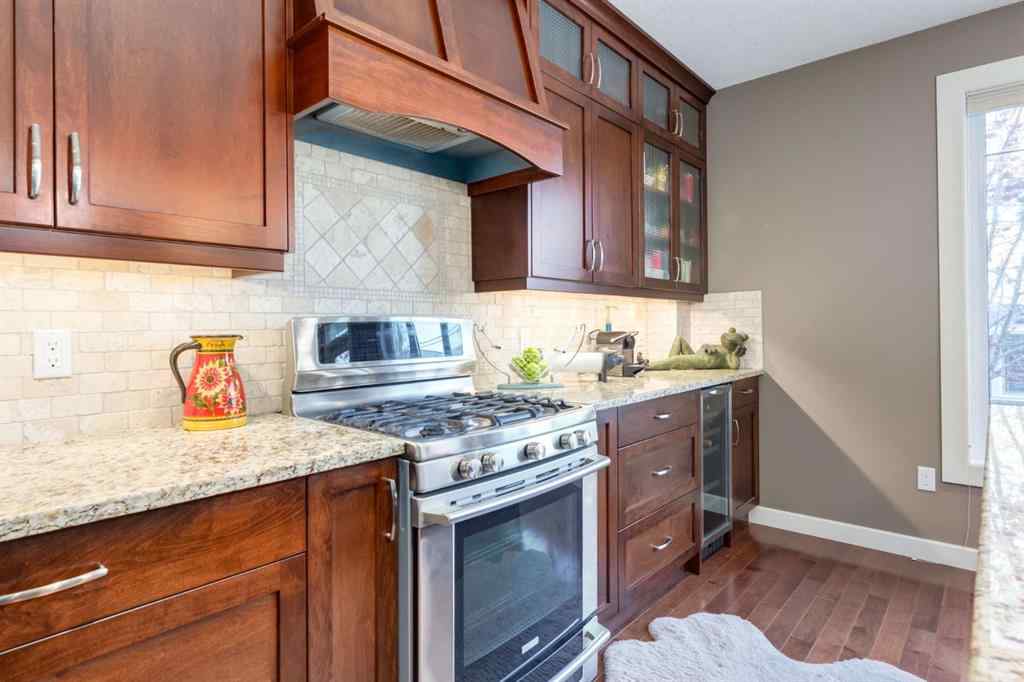 MLS® A2267417 - 6616 Bowness Road NW in Bowness Calgary, Residential