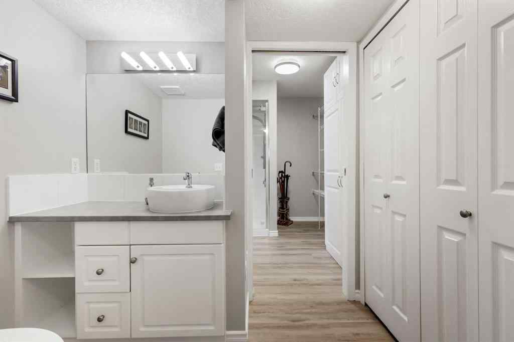 MLS® A2267418 - Unit #404 7239 Sierra Morena Boulevard SW in Signal Hill Calgary, Residential