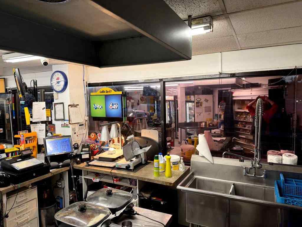 MLS® A2267428 -     in  Calgary, Commercial