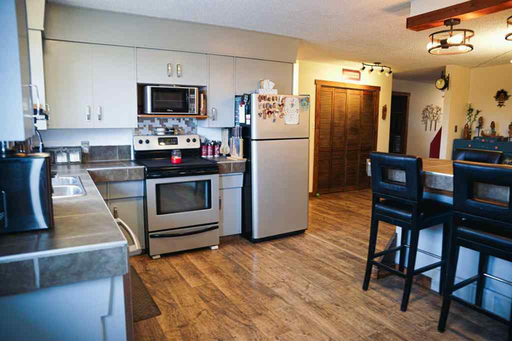 MLS® A2267429 - 4205 47 Street  in NONE Hardisty, Residential