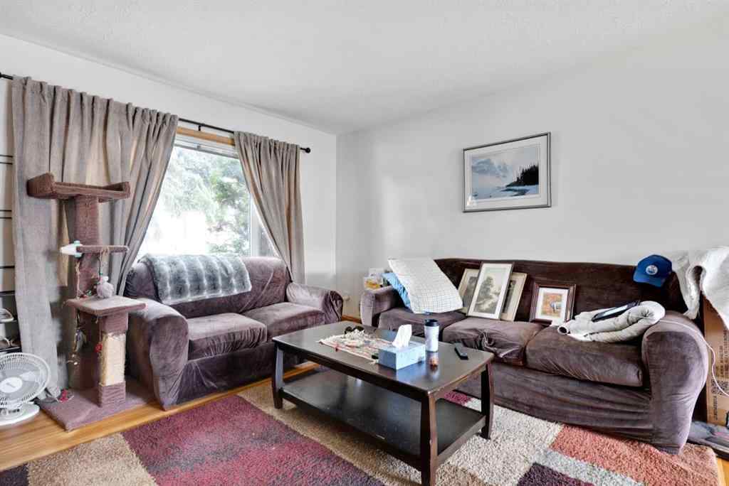 MLS® A2267430 - 3020 15 Avenue SW in Shaganappi Calgary, Residential