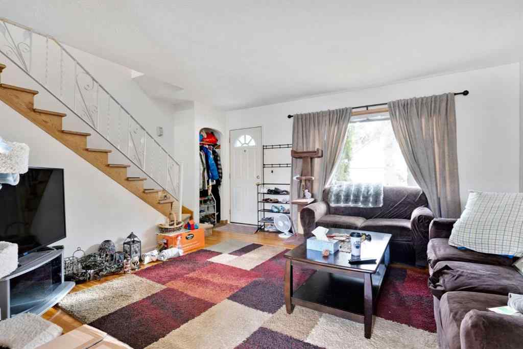 MLS® A2267430 - 3020 15 Avenue SW in Shaganappi Calgary, Residential