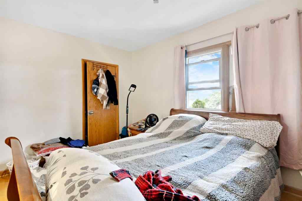 MLS® A2267430 - 3020 15 Avenue SW in Shaganappi Calgary, Residential