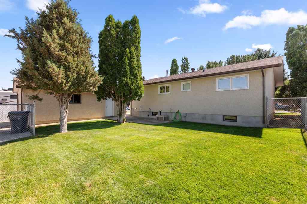 MLS® A2267434 - 1804 17 Street SE in Crestwood-Norwood Medicine Hat, Residential