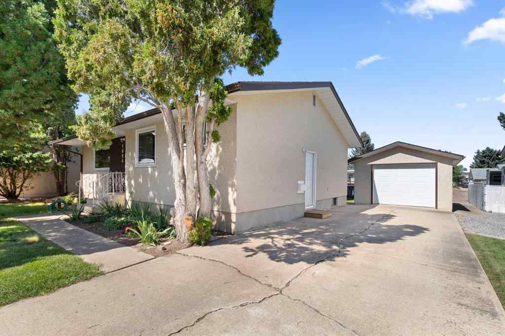 MLS® A2267434 - 1804 17 Street SE in Crestwood-Norwood Medicine Hat, Residential