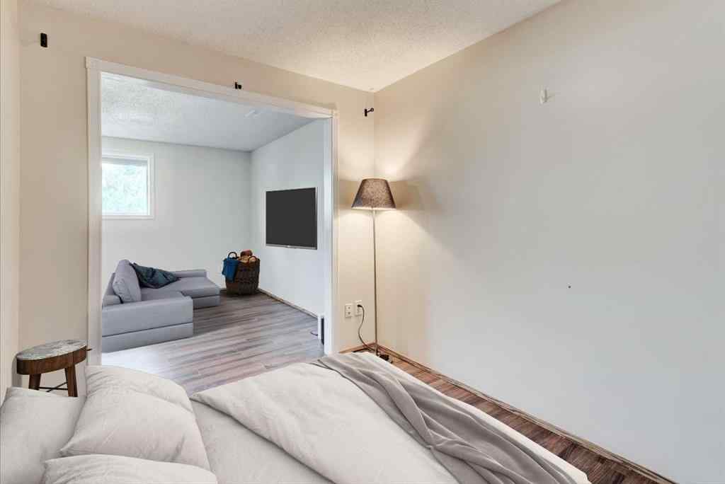 MLS® A2267445 - 5 Fonda Drive SE in Forest Heights Calgary, Residential