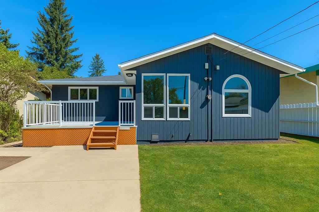 MLS® A2267449 - 4 Harvey Place SW in Haysboro Calgary, Residential