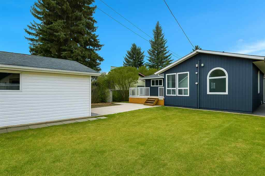 MLS® A2267449 - 4 Harvey Place SW in Haysboro Calgary, Residential