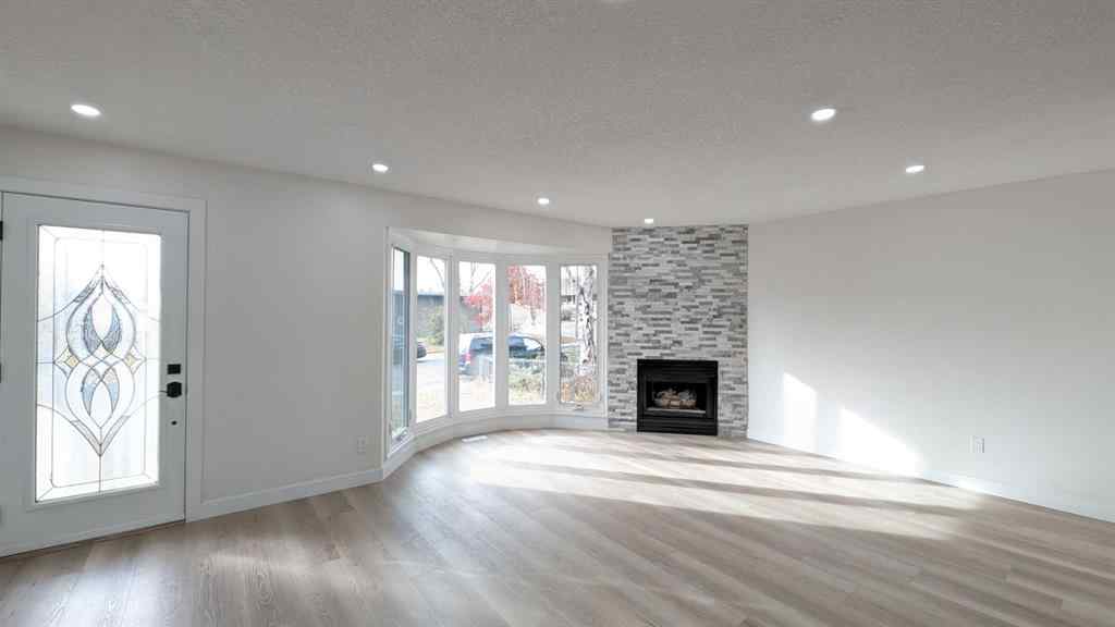 MLS® A2267449 - 4 Harvey Place SW in Haysboro Calgary, Residential