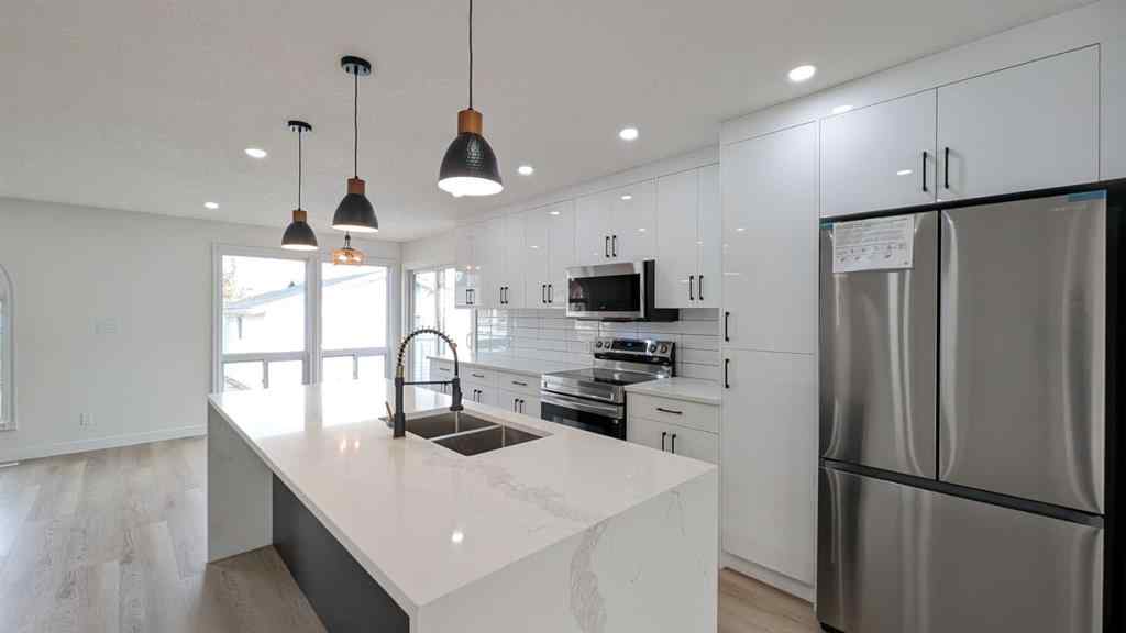 MLS® A2267449 - 4 Harvey Place SW in Haysboro Calgary, Residential