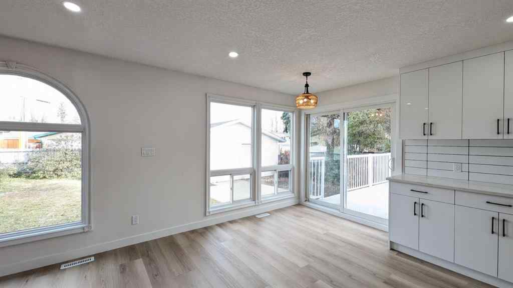 MLS® A2267449 - 4 Harvey Place SW in Haysboro Calgary, Residential