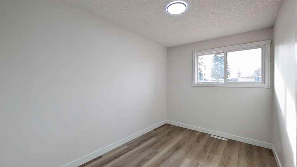 MLS® A2267449 - 4 Harvey Place SW in Haysboro Calgary, Residential