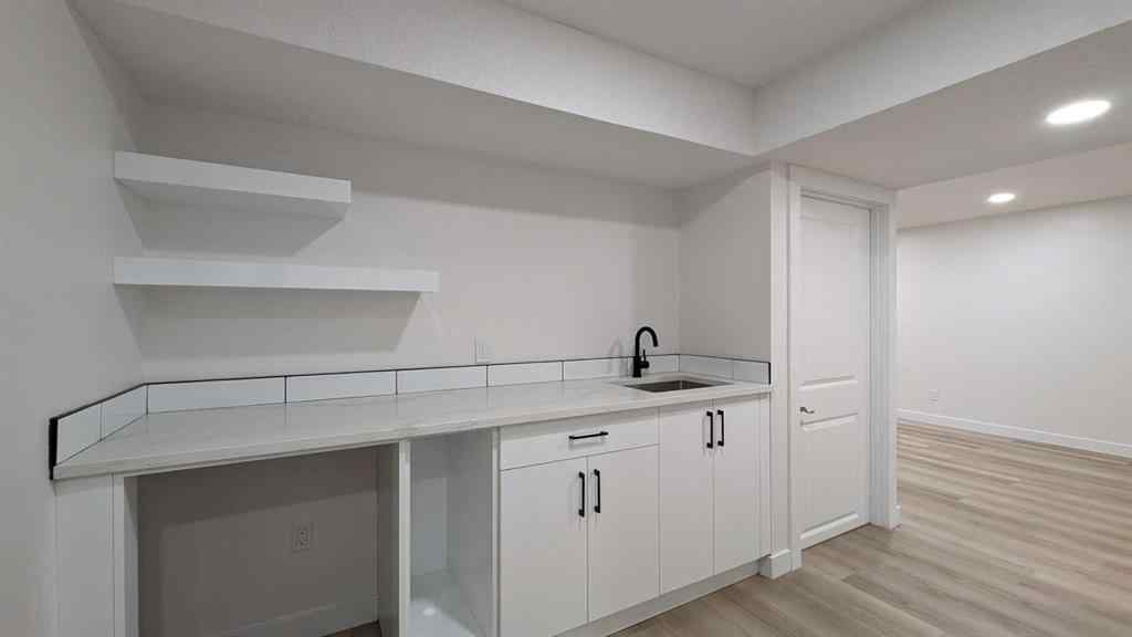 MLS® A2267449 - 4 Harvey Place SW in Haysboro Calgary, Residential