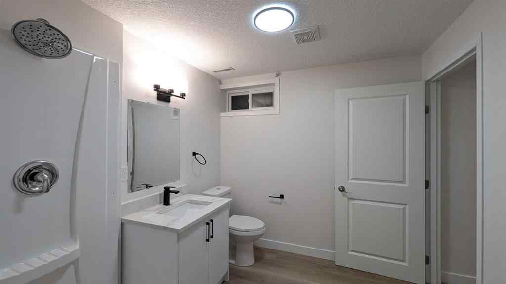 MLS® A2267449 - 4 Harvey Place SW in Haysboro Calgary, Residential