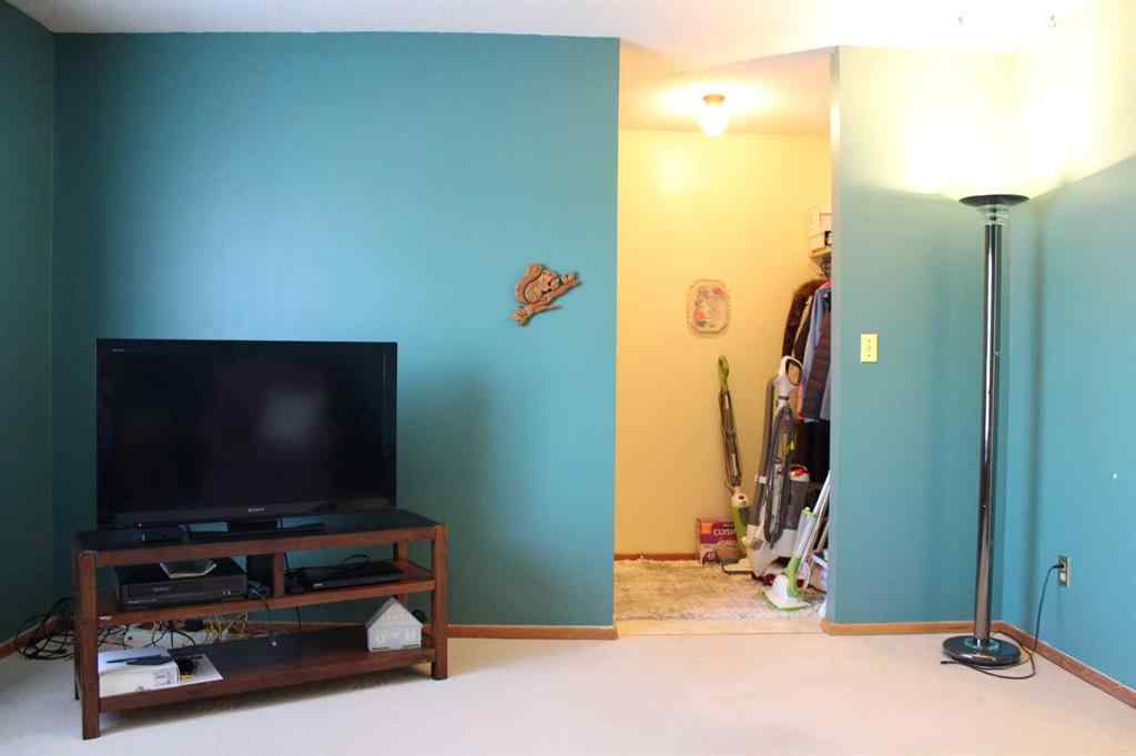 MLS® A2267452 - Unit #B 531 4 Avenue E in Central Brooks, Residential